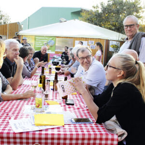 Gemütliches Beisammensein an der Gewerbeausstellung Stärne füfi in Beromünster