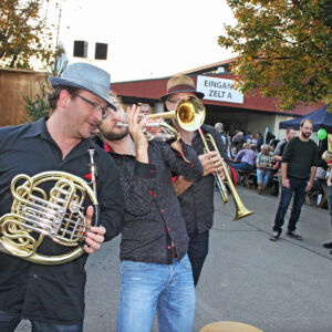 Es wird musiziert an der Gewerbeausstellung Stärne füfi in Beromünster