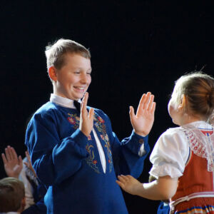 Die Trachtengruppe Gunzwil tanzt an der Gewerbeausstellung Stärne füfi in Beromünster