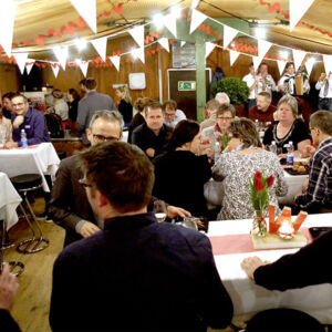 Wallimann Druck und Verlag AG feier ihr Firmenjubiläum gebührend mit vielen Gästen.